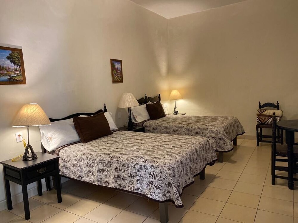 hotel dona chela en calvillo