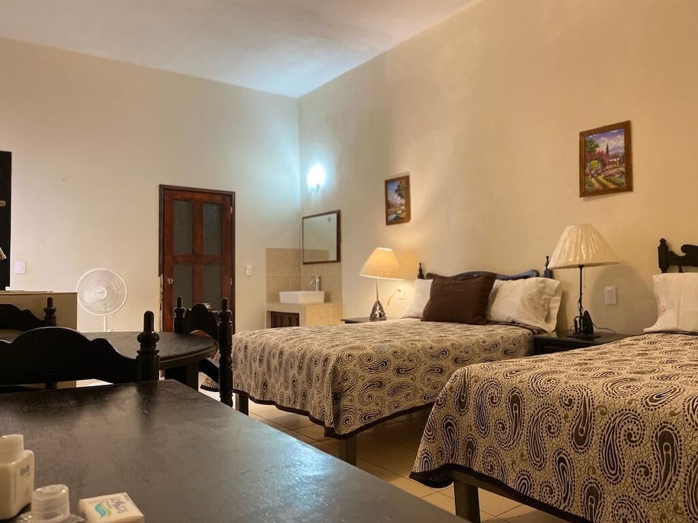 hotel dona chela en calvillo