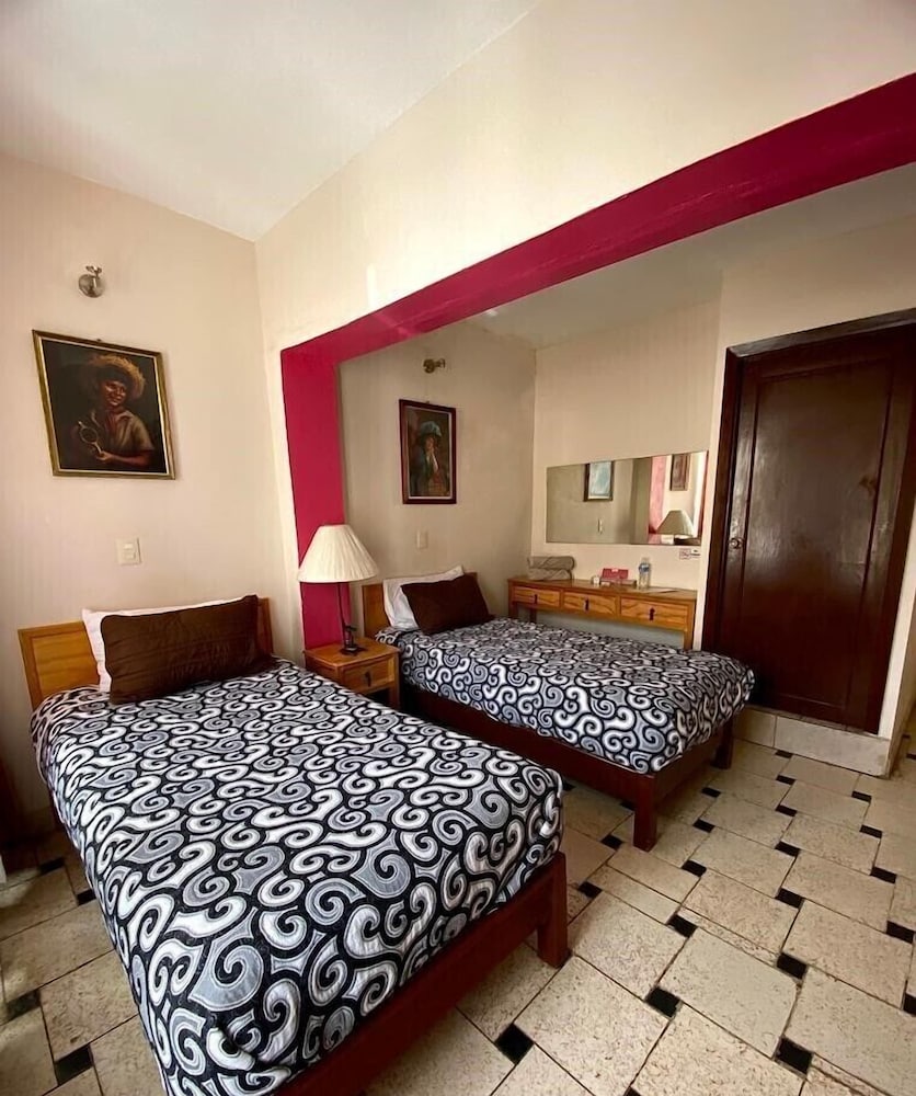 hotel dona chela en calvillo