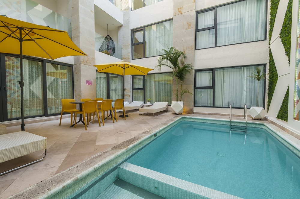 fch hotel providencia adults only