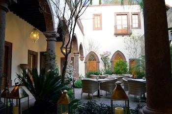 hotel casa blanca 7