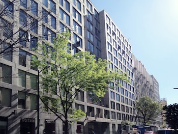 puerta alameda suites