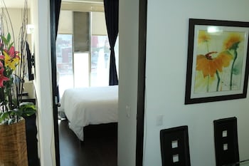 puerta alameda suites