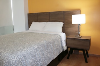 puerta alameda suites