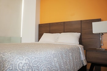 puerta alameda suites