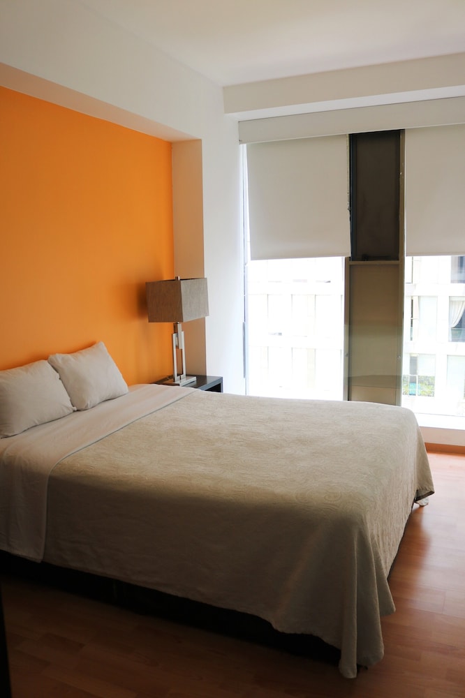 puerta alameda suites