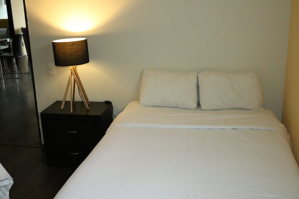 puerta alameda suites