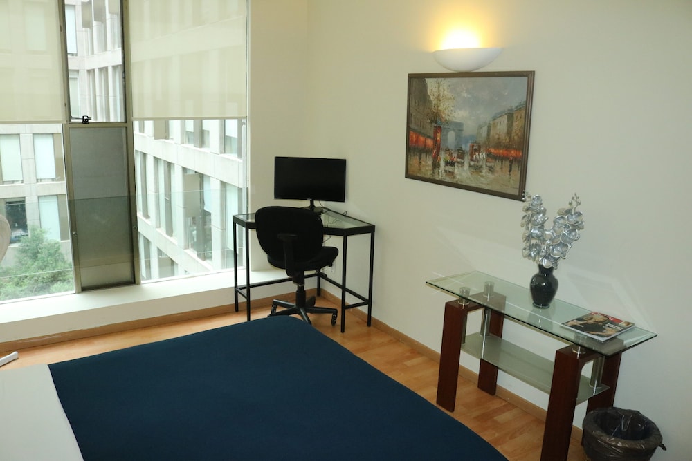 puerta alameda suites