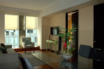 puerta alameda suites