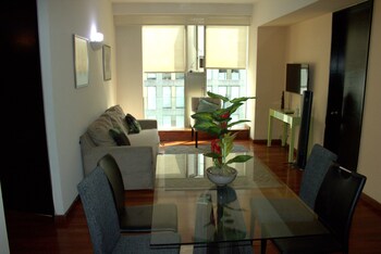 puerta alameda suites