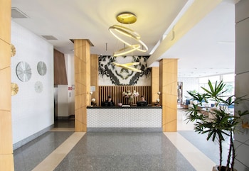 hotel velvet plaza
