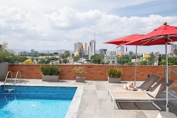hotel velvet plaza