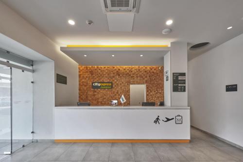 City Express Junior Leon Centro De Convenciones,Near Poliforum Leon Convention And Exhibition Center,3 star