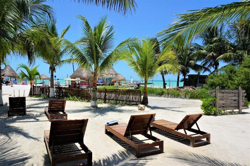 La Diosa Kali Beach Front Hotel,Holbox>>Chiquila,2 star