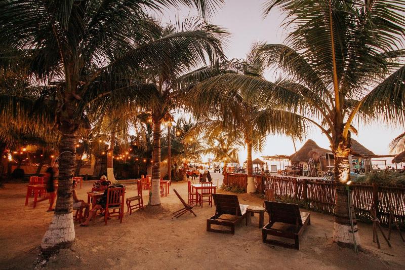 la diosa kali beach front hotel