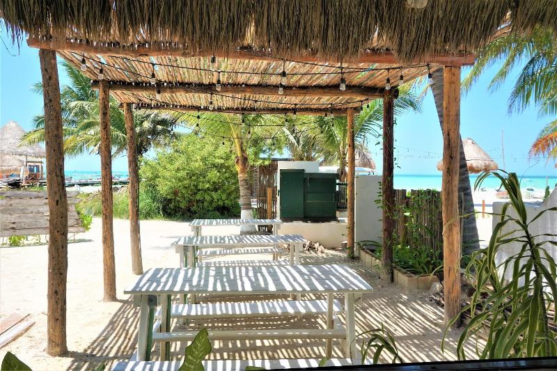 La Diosa Kali Beach Front Hotel,Holbox>>Chiquila,2 star