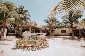 la diosa kali beach front hotel