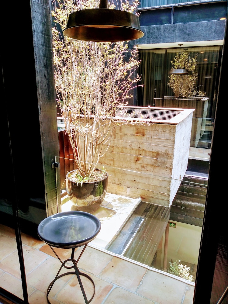 Hotel Emiliano,Los Castillos>>León,3 star