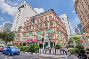 swing and pillows dataran merdeka kuala lumpur