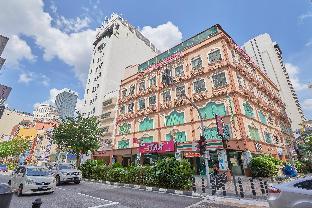 swing and pillows dataran merdeka kuala lumpur