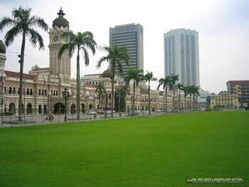 swing and pillows dataran merdeka kuala lumpur