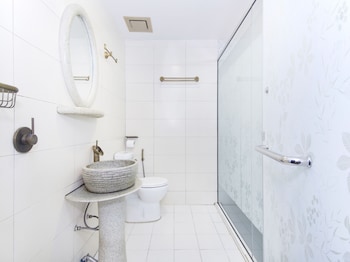 S Hotel,In Kampung Sungai Derhaka (Central Seberang Perai),2 star