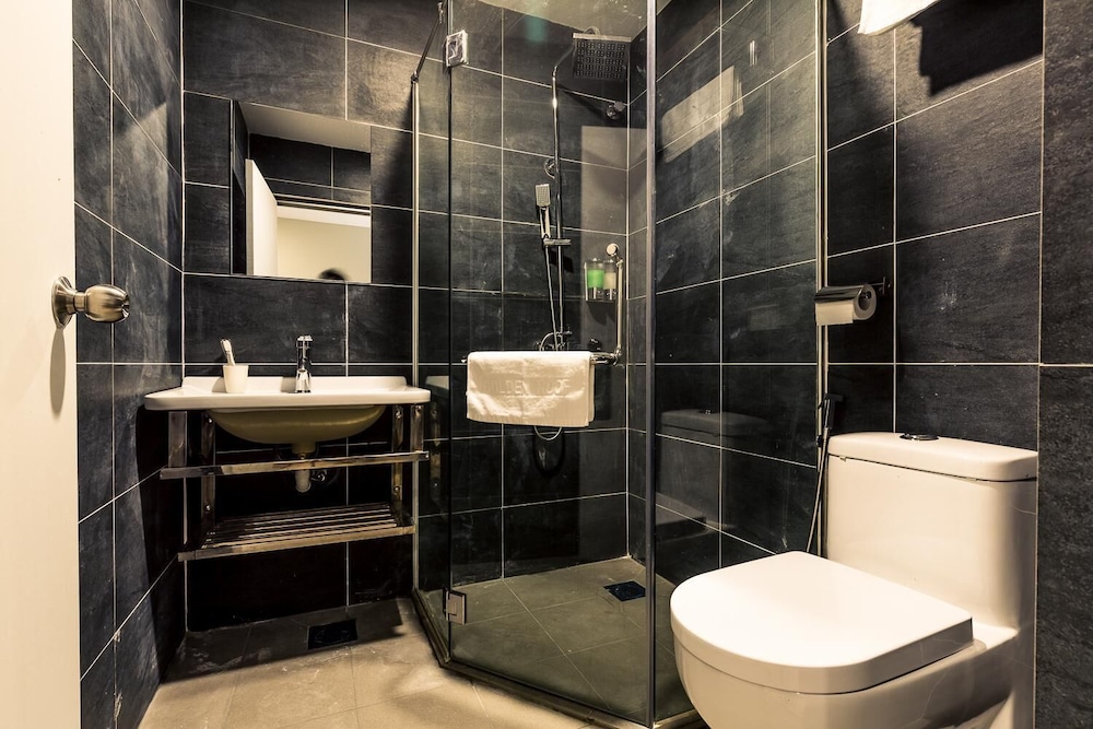 golden roof hotel sunway ipoh