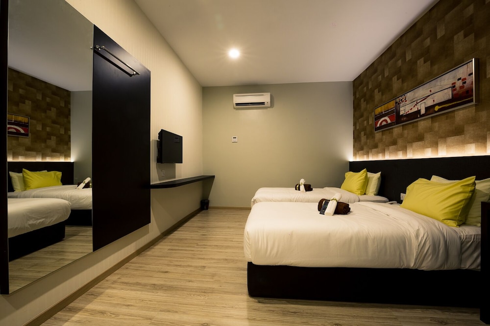 golden roof hotel sunway ipoh