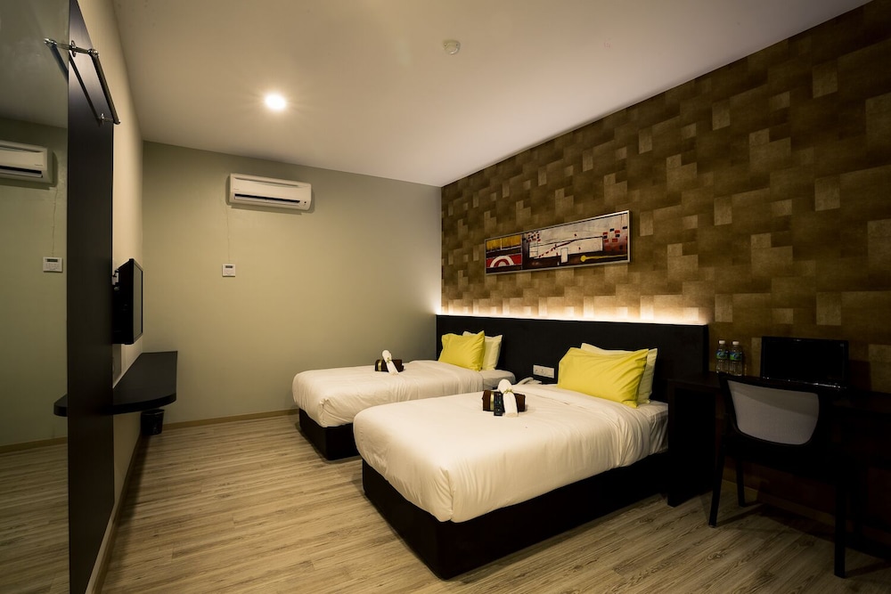 golden roof hotel sunway ipoh