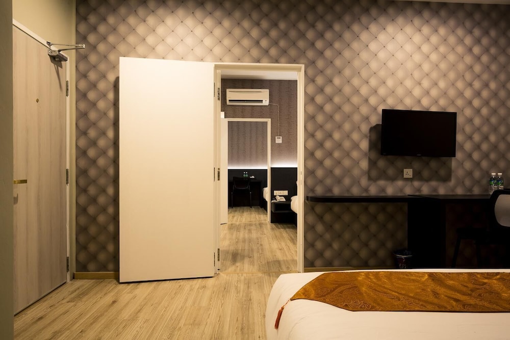 golden roof hotel sunway ipoh