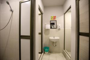 travelogue kl hostel