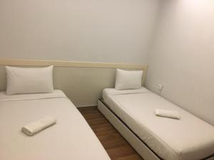 travelogue kl hostel