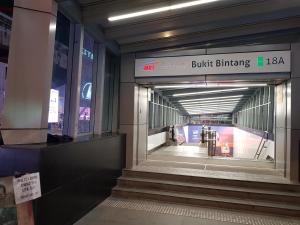 travelogue kl hostel