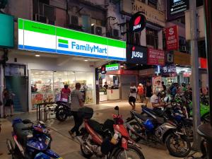 travelogue kl hostel