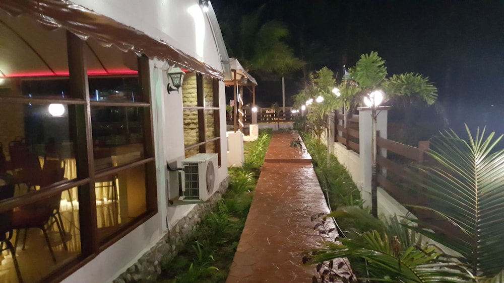 alsafina kijal beach resort and restaurant