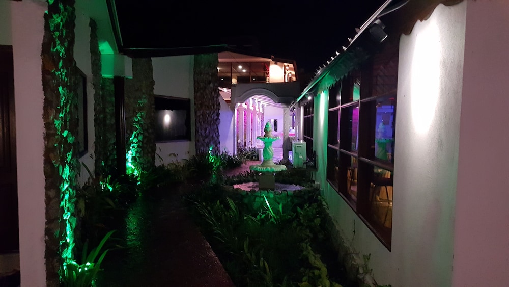 alsafina kijal beach resort and restaurant