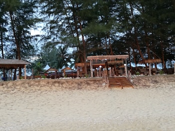 Alsafina Kijal Beach Resort & Restaurant,Kemaman>>Cherating,3 star