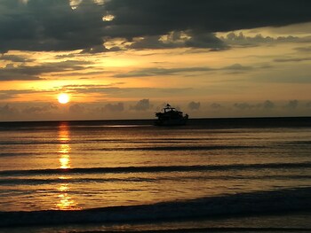 Alsafina Kijal Beach Resort & Restaurant,Kemaman>>Cherating,3 star