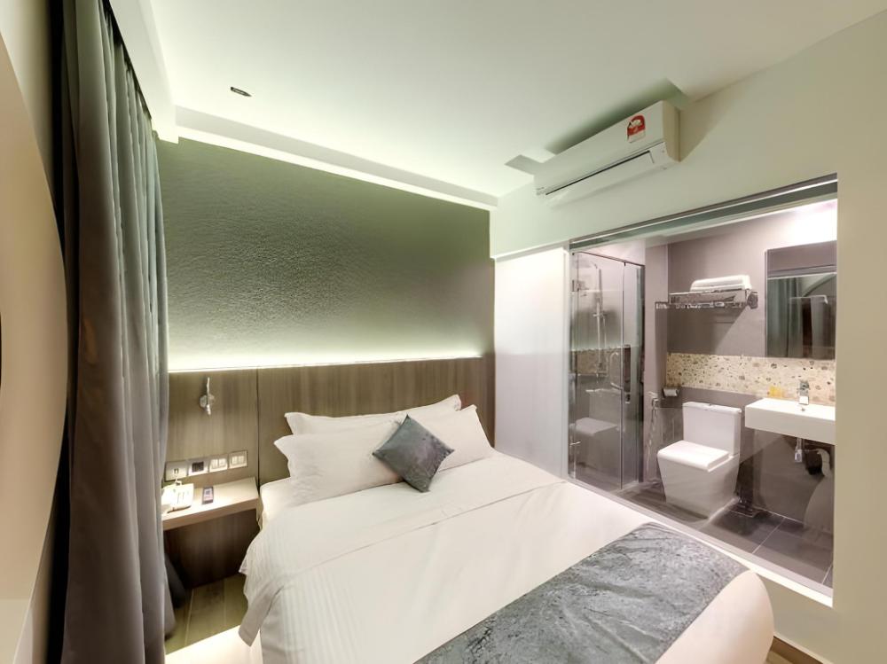 flora by crossroads hotel