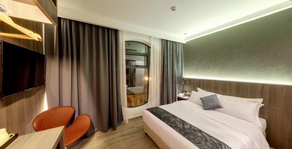 flora by crossroads hotel