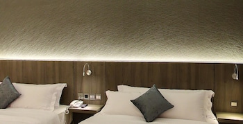 flora by crossroads hotel