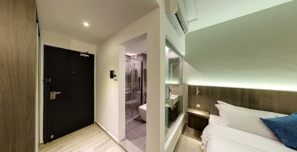 flora by crossroads hotel