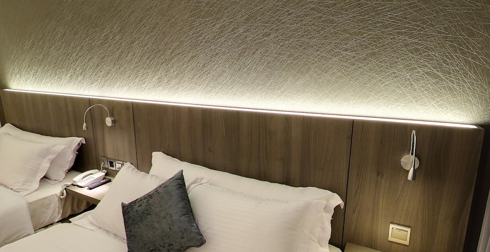 flora by crossroads hotel