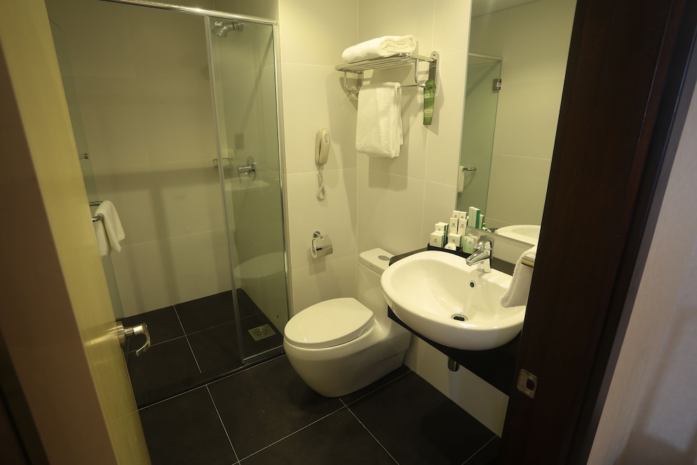 imperial riverbank hotel kuching