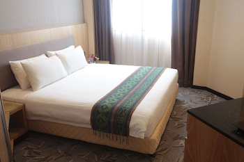 imperial riverbank hotel kuching