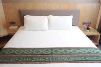 imperial riverbank hotel kuching