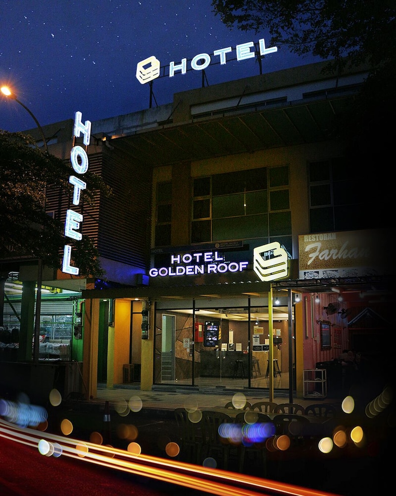 golden roof hotel seri iskandar