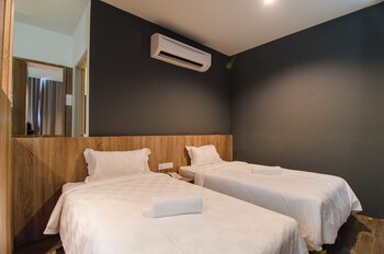 mornington hotel soon choon