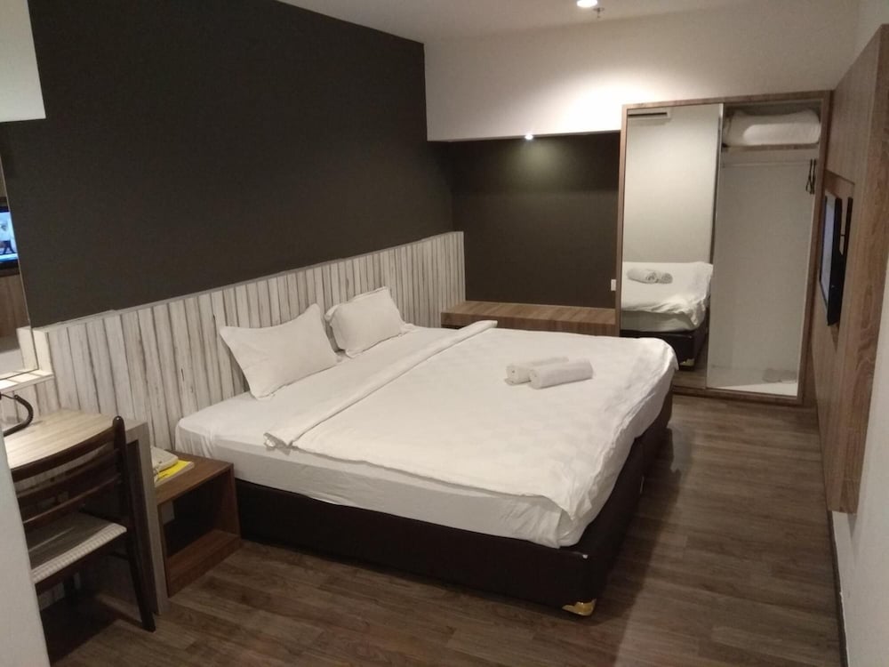 mornington hotel soon choon