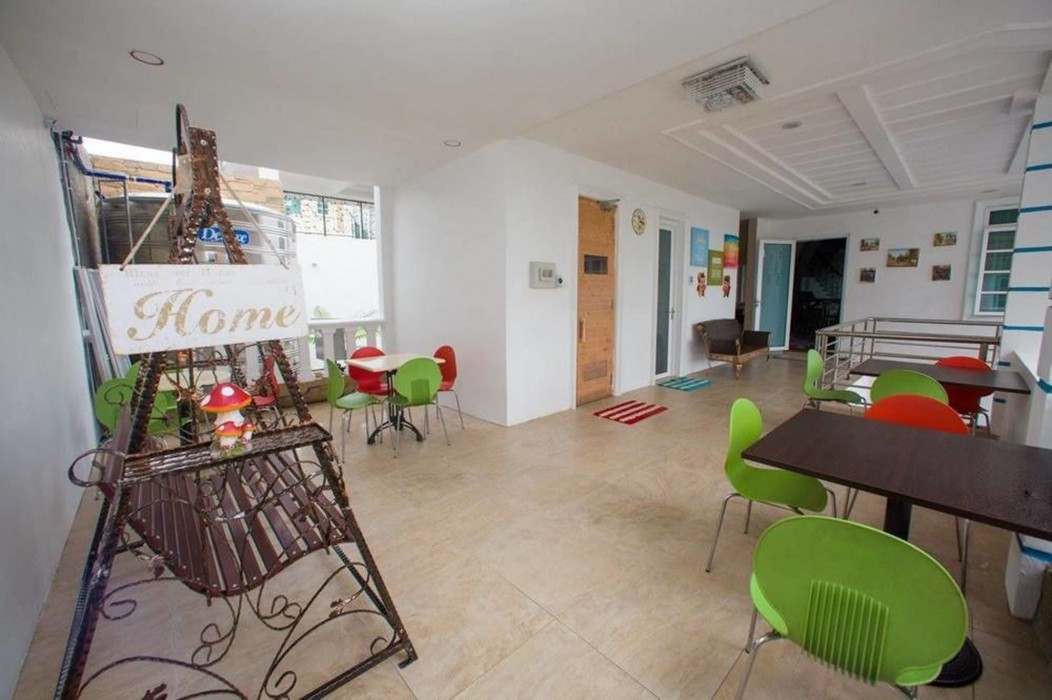 smurf inn homestay